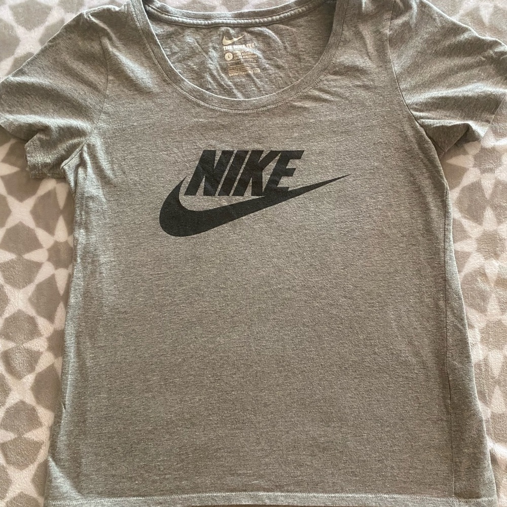 Nike gray tee